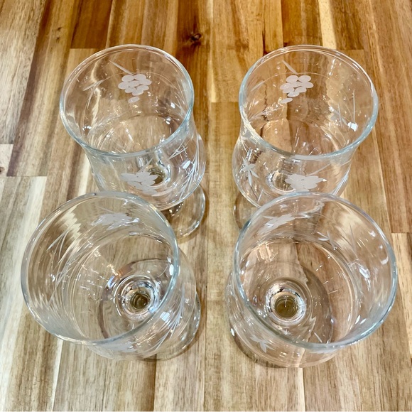 Vintage Etched Grapes Clear Glasses Footed  5 5/8” Tall Elegant Barware Bar Cart - Picture 3 of 11